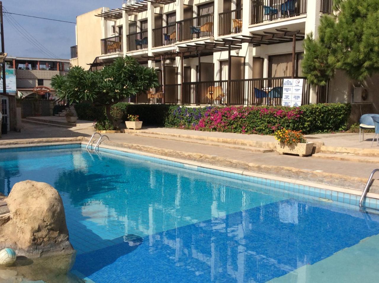 Kings Annex Aparthotel Pafos Exterior foto